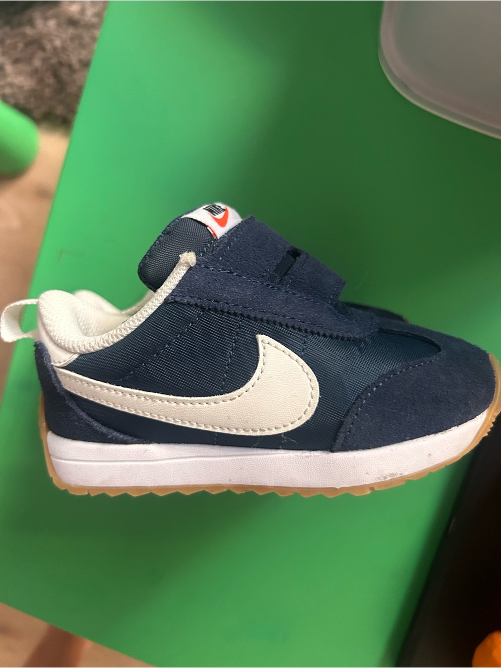 Nike Toddler Navy & White Sneaker - Like New